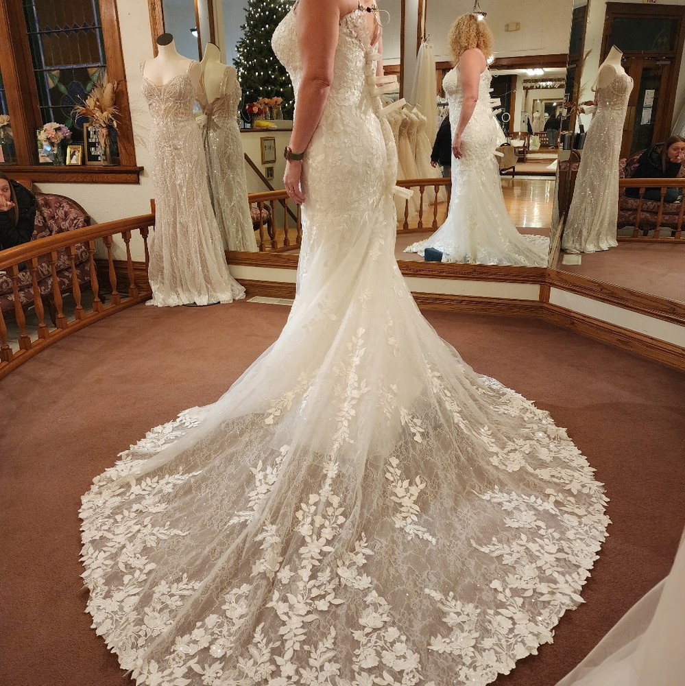 Wedding dress